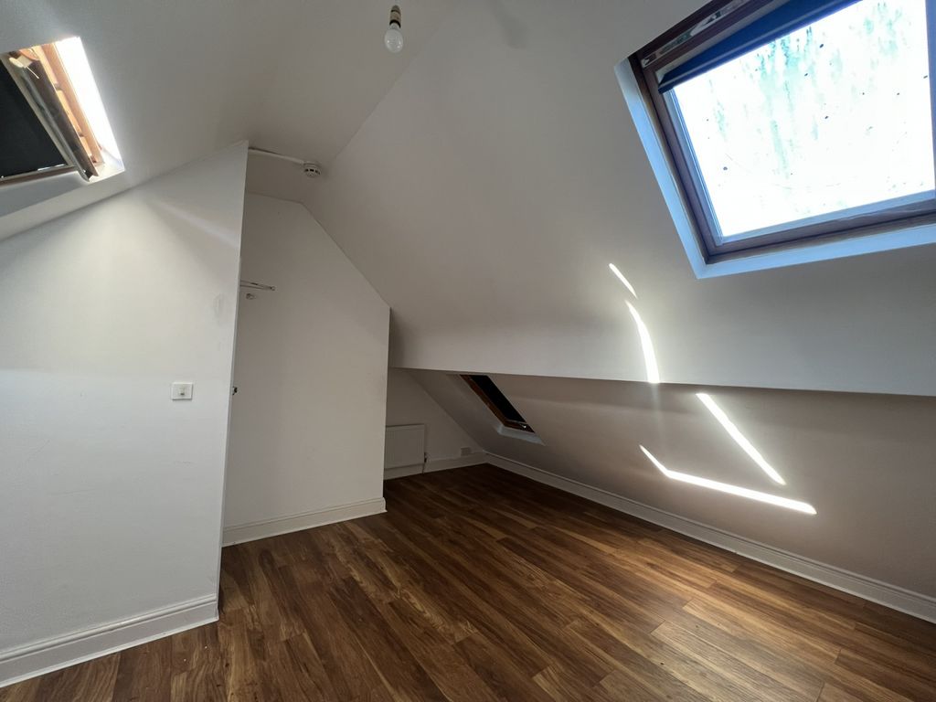 Property photo 3 of 6 Gallery