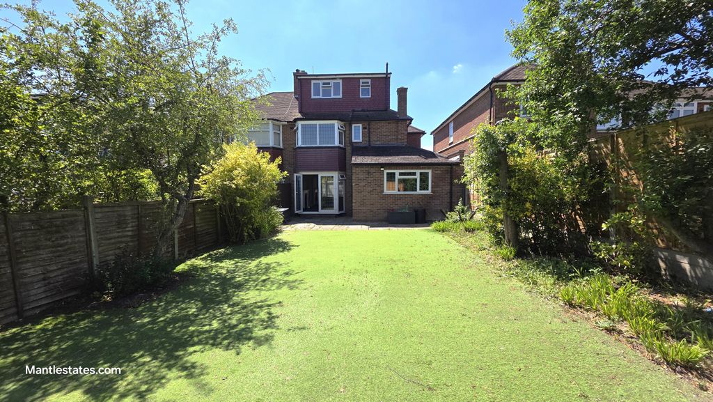 Property photo 1 of 22 4 Bedroom Semi-Detached House