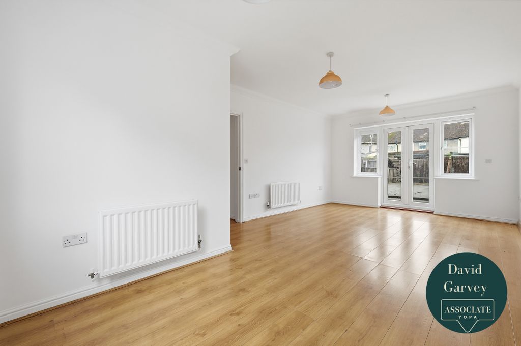 Property photo 2 of 15 Lounge/Diner