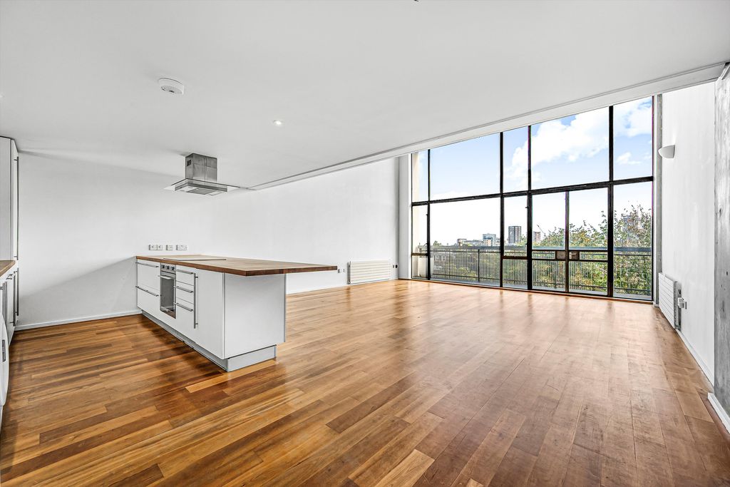 Property photo 1 of 16 Image