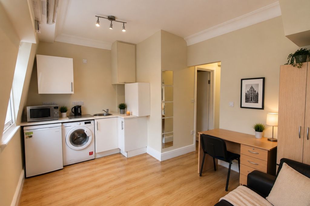 Property photo 3 of 8 2380495