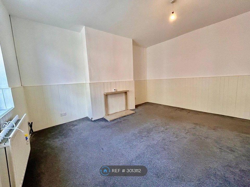 Property photo 3 of 11 Lounge