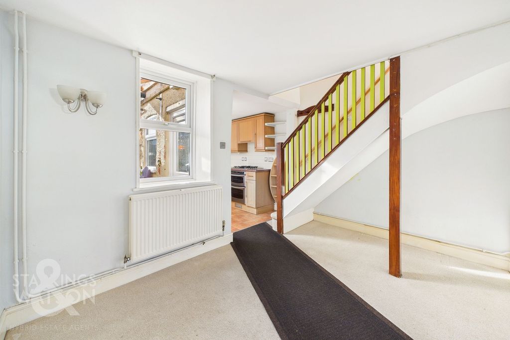 Property photo 3 of 21