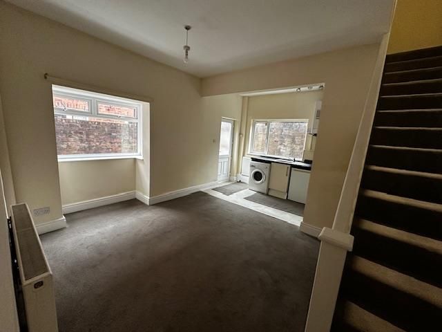 Property photo 2 of 7 Lounge