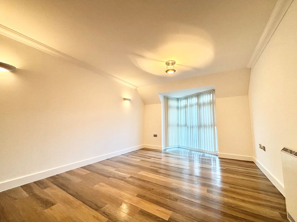 Property photo 1 of 8 Pictureee