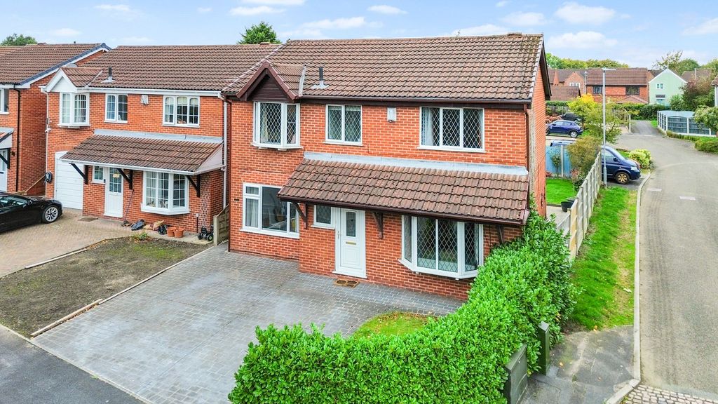 Property photo 2 of 32