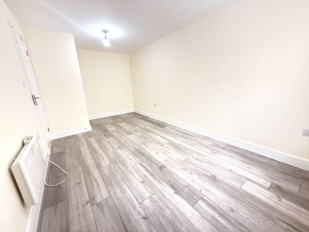 Property photo 1 of 3