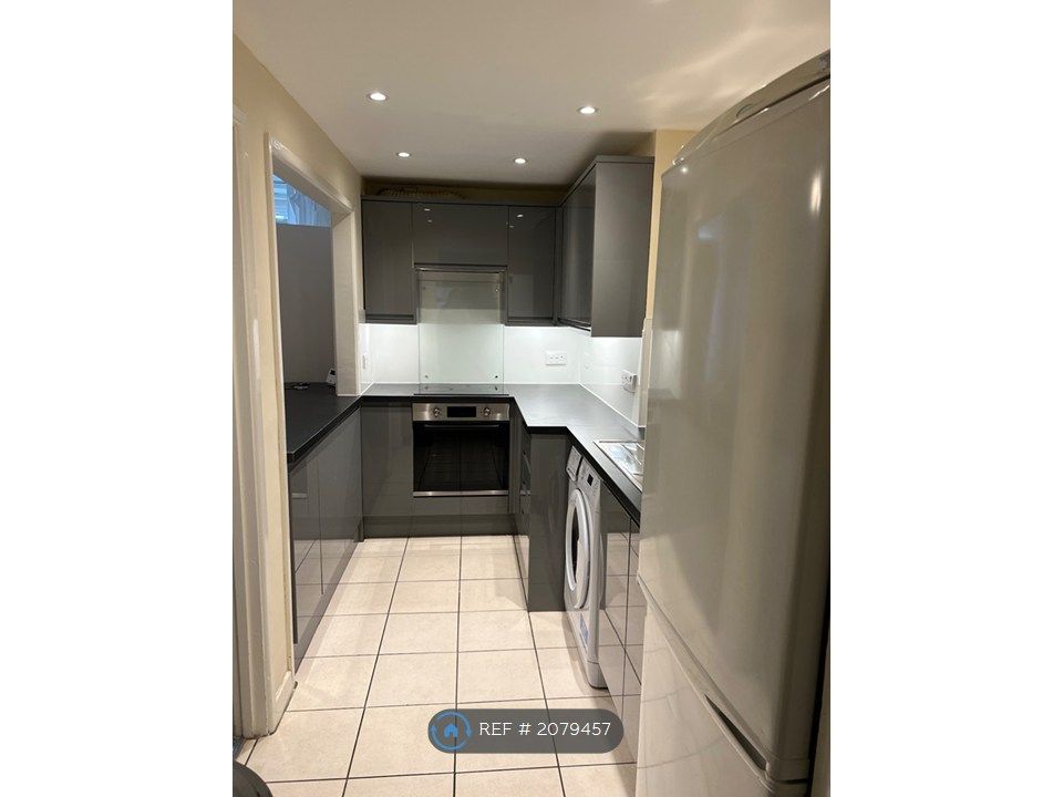 Property photo 1 of 21 Kitchen