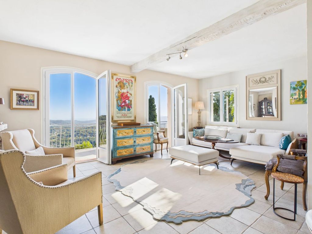 Property photo 2 of 28