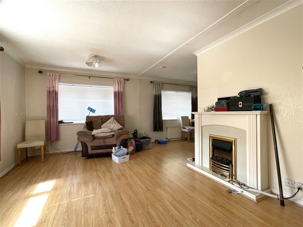 Property photo 2 of 13 Lounge