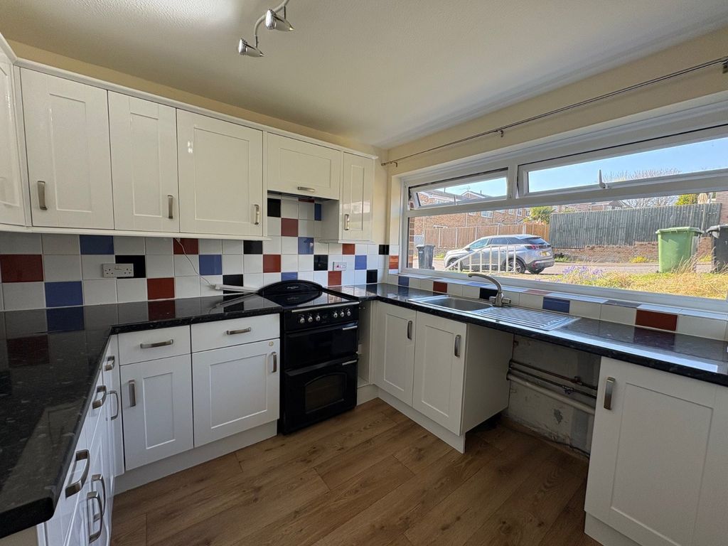 Property photo 2 of 12 Picture No. 13