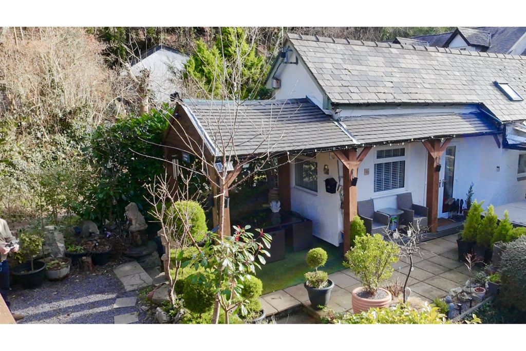 Property photo 1 of 22 Front