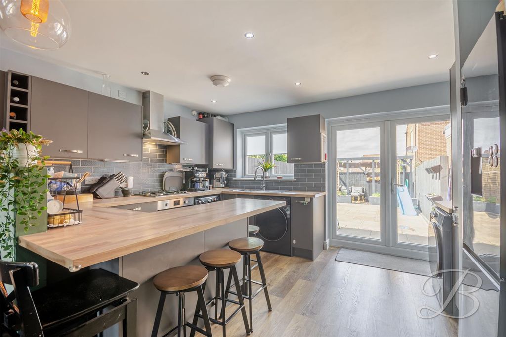 Property photo 3 of 29 Ccltd-18.Jpg