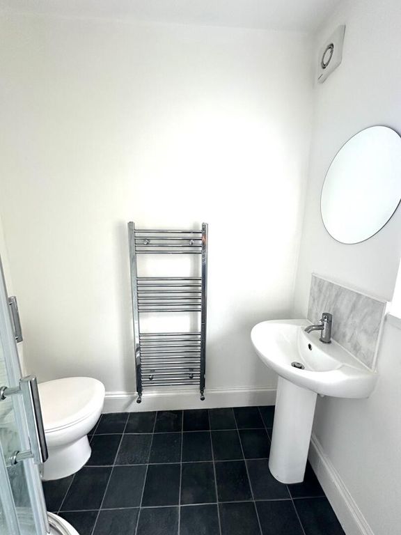Property photo 2 of 4 Bathroom
