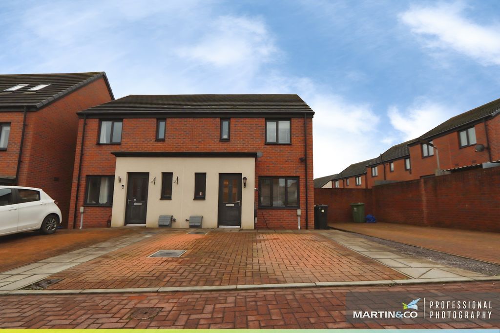 Property photo 2 of 22