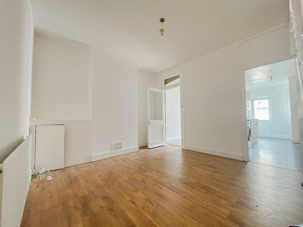 Property photo 2 of 11 Photo 2