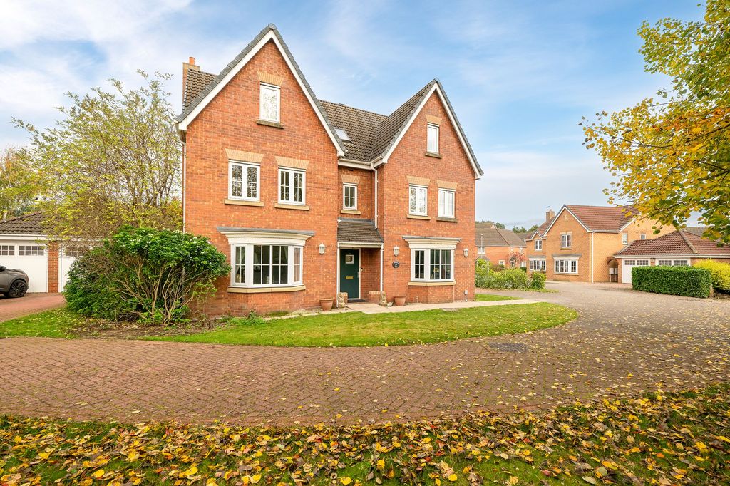 Property photo 1 of 31