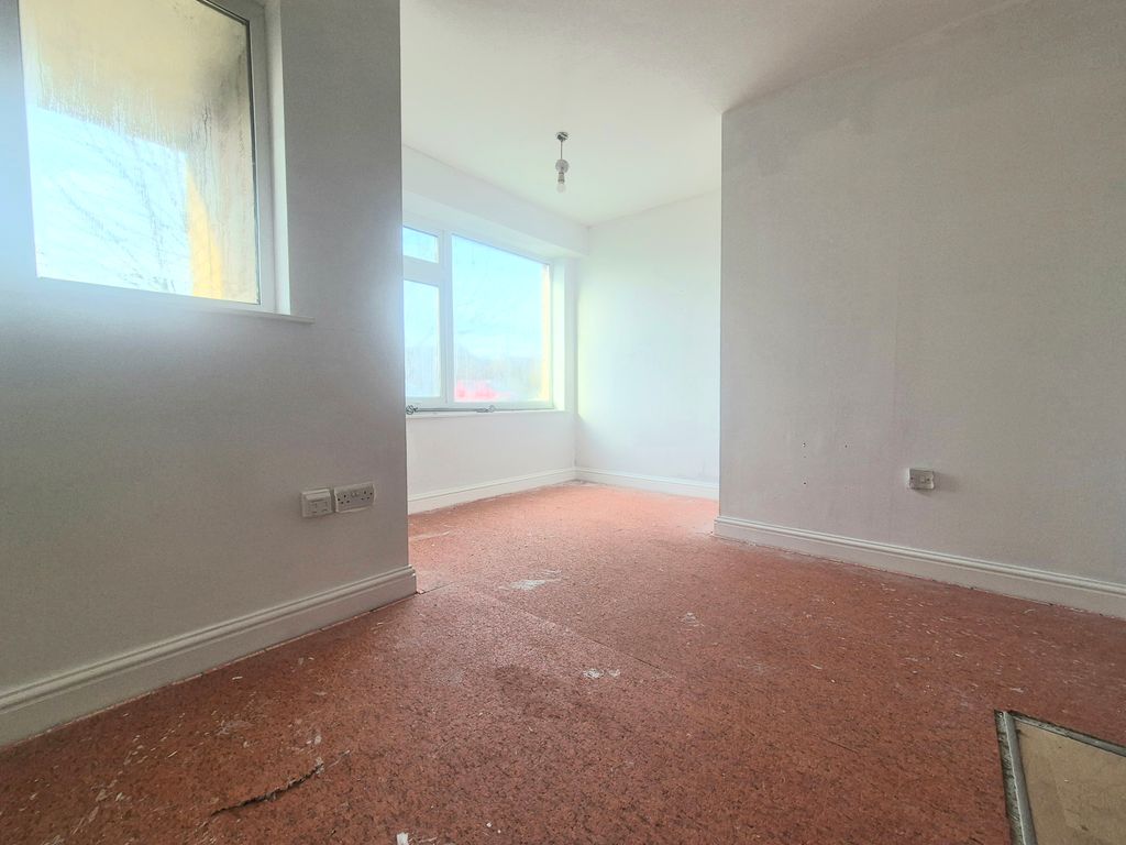 Property photo 3 of 5 Image