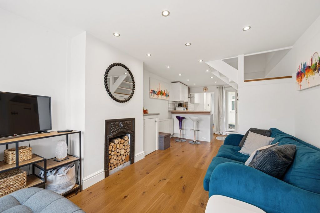 Property photo 2 of 13