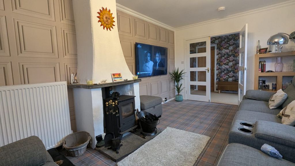 Property photo 2 of 38