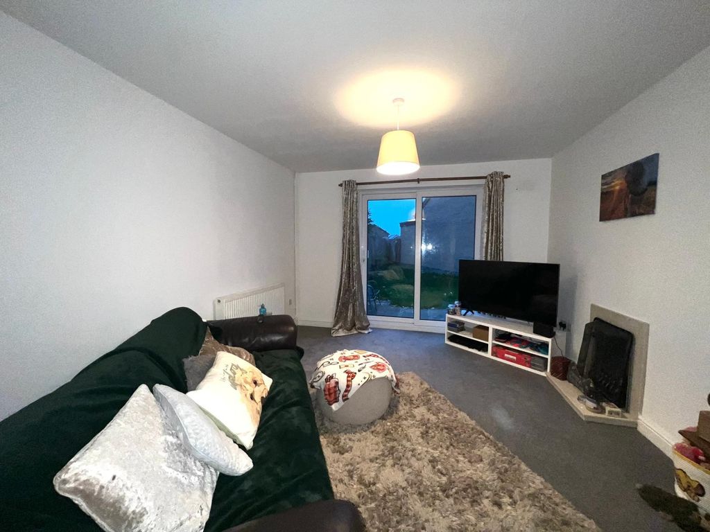 Property photo 2 of 10 Image