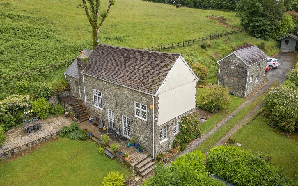 3 bed detached house for saleNew Inn, Llandeilo, Carmarthenshire SA19