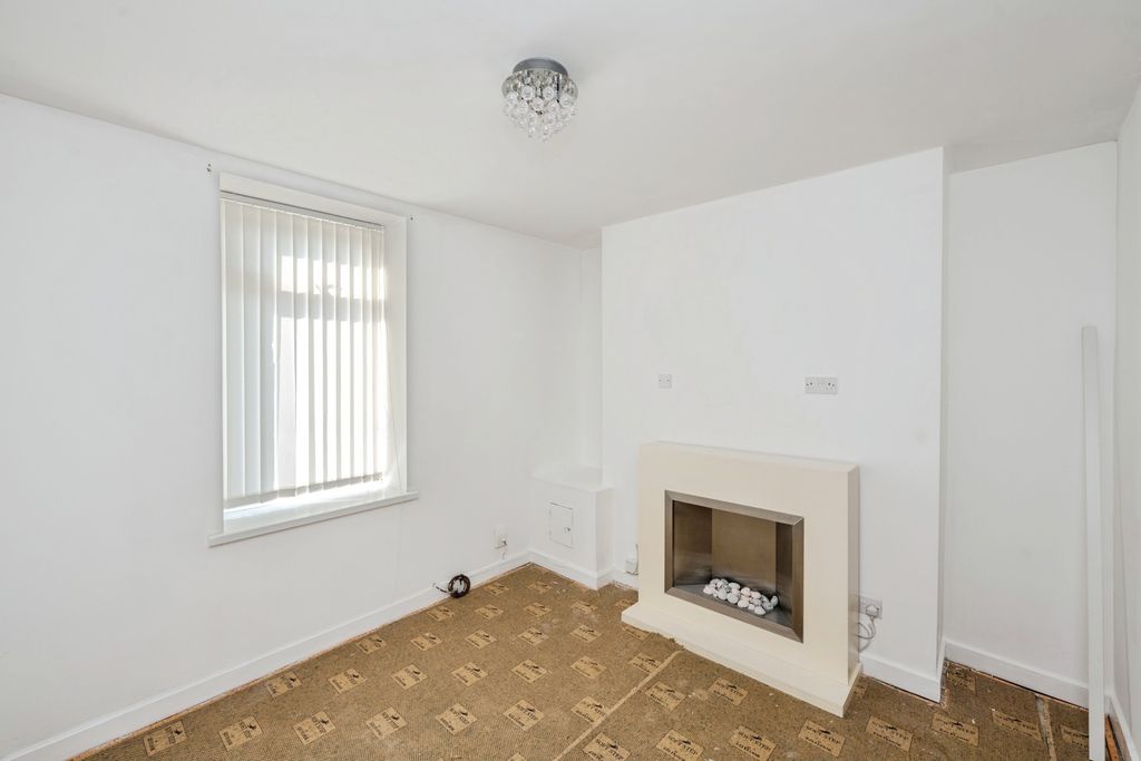 Property photo 2 of 17 Photo