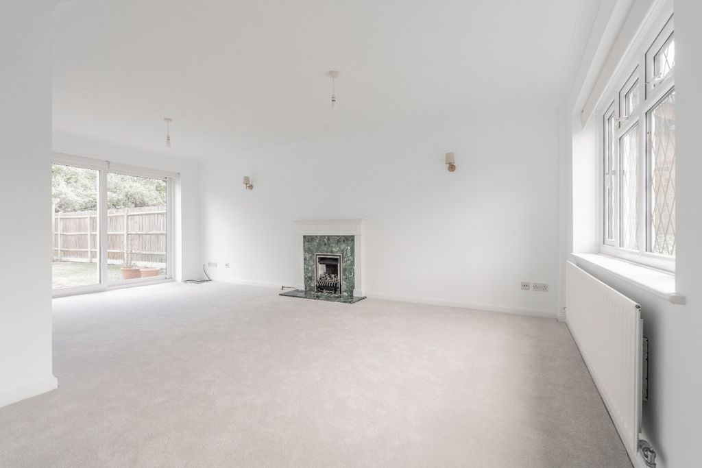 Property photo 3 of 24 4955123