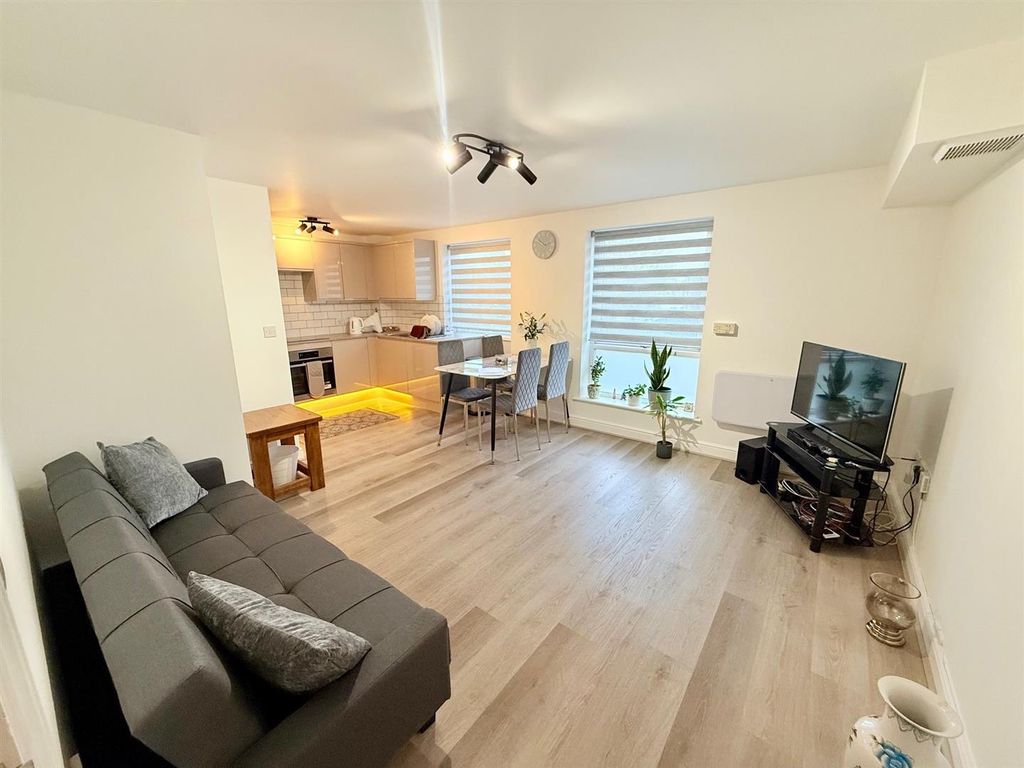 Property photo 3 of 11 3.Jpg