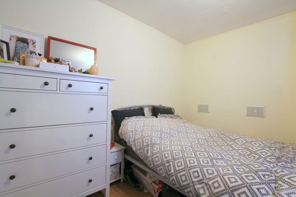 Property photo 3 of 8 3