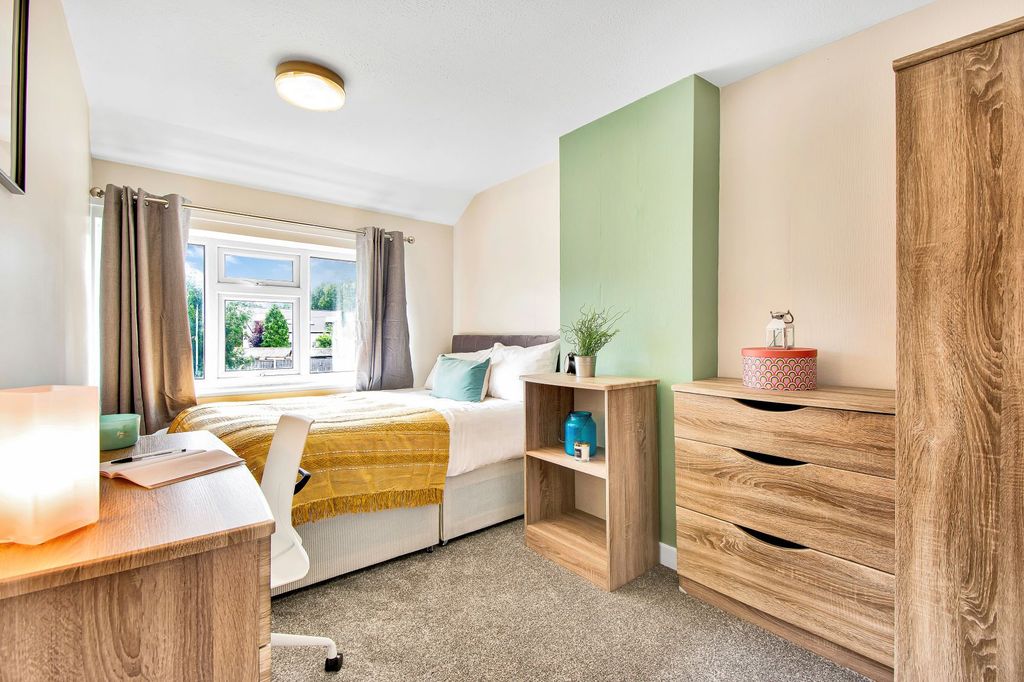 Property photo 3 of 9 Property Photo