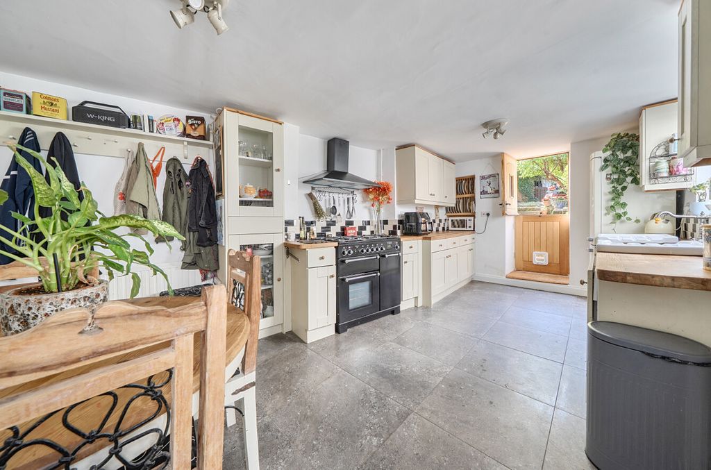 Property photo 3 of 27 1492279-25-6A5653...
