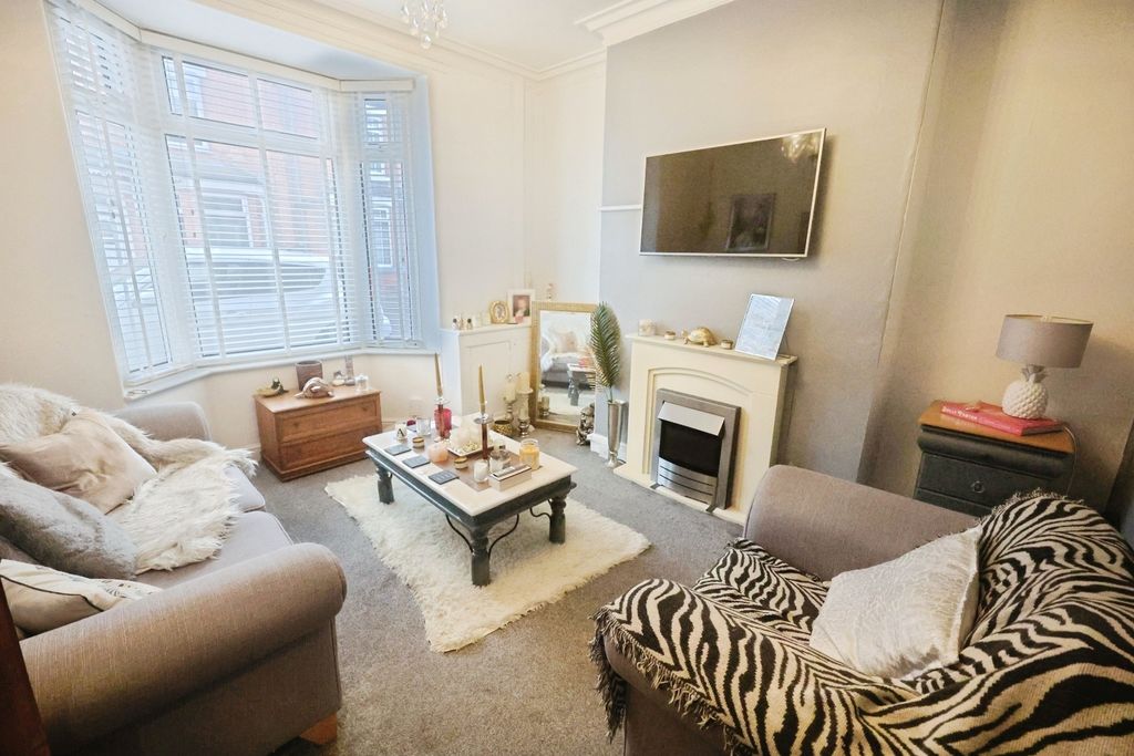 Property photo 3 of 8 Pbox-Img.Jpg