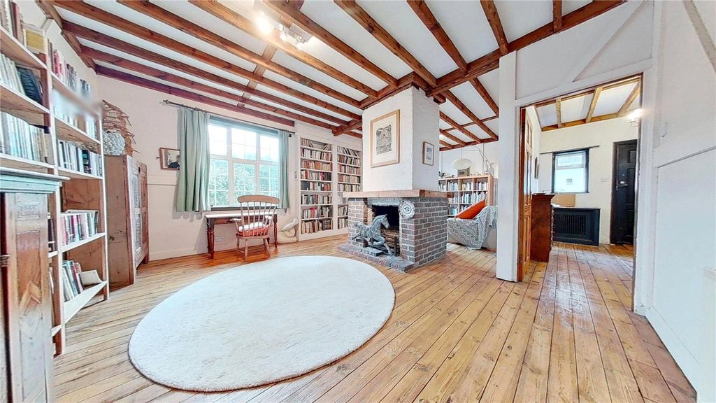 Property photo 2 of 20 Picture No. 11