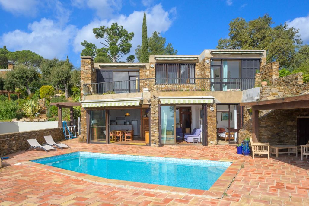 Property photo 2 of 11
