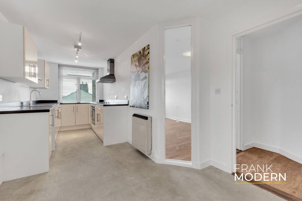 Property photo 2 of 19 Kitchen / Diner