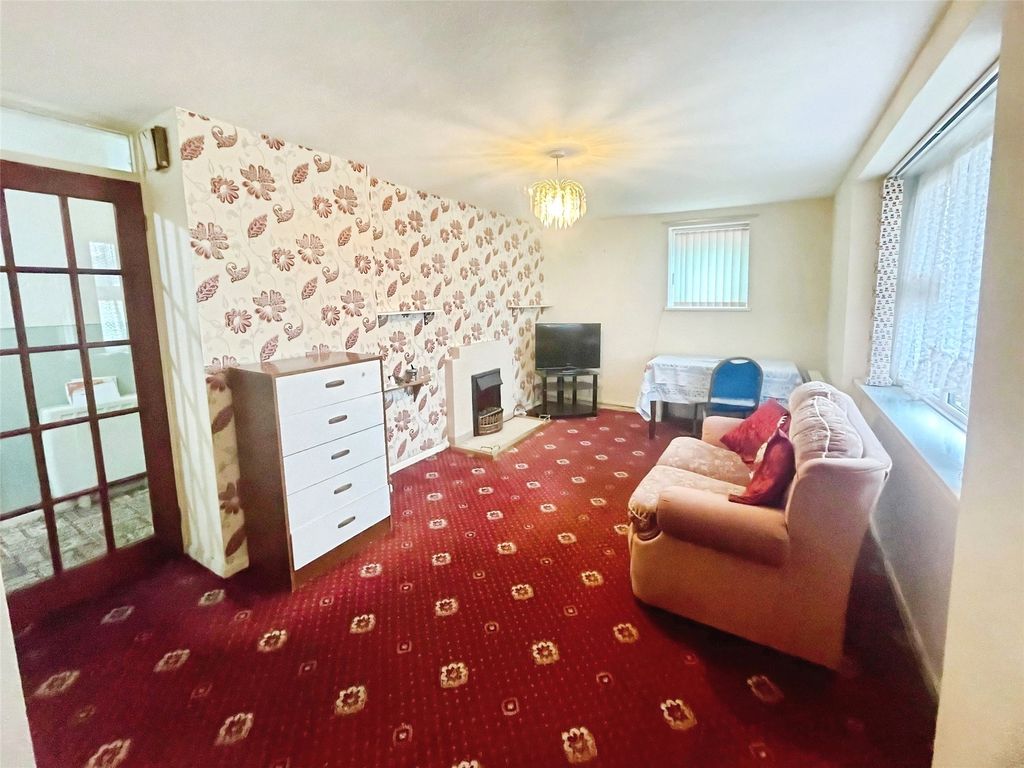 Property photo 2 of 15 Picture No. 24