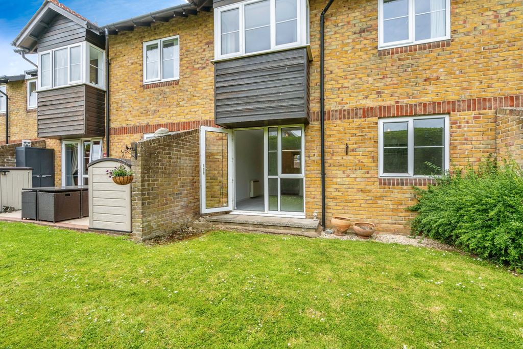 Property photo 2 of 17 Photography