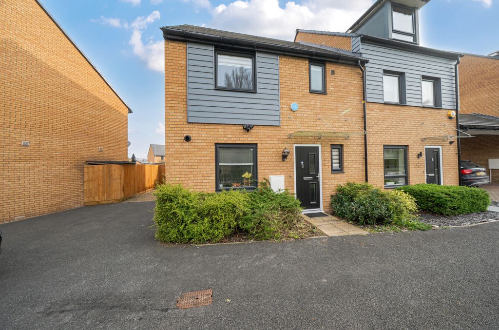 Property photo 1 of 11 1432303-18-69c163...