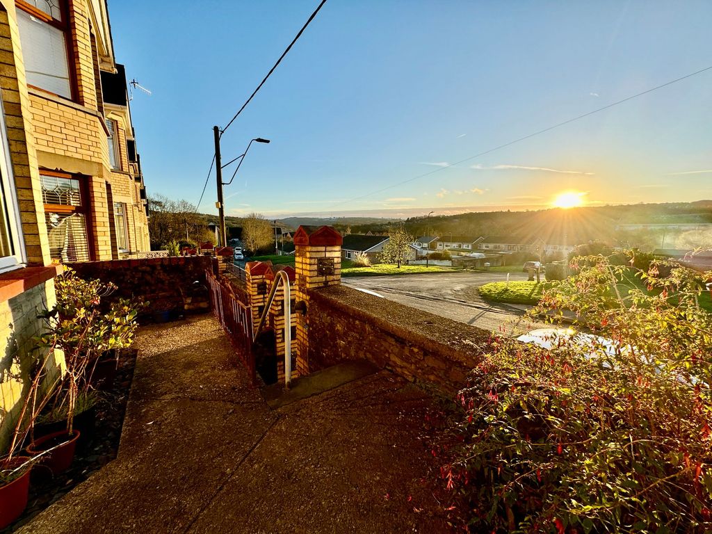 Property photo 1 of 39