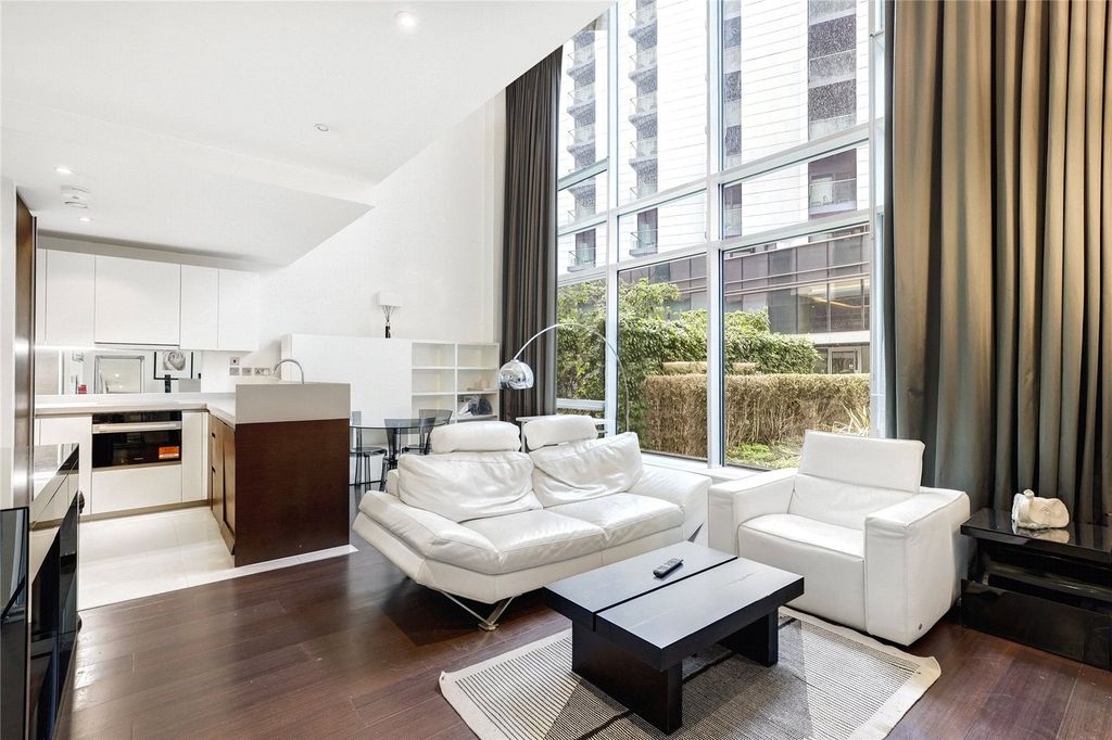 Property photo 1 of 16 Baltimore Wharf