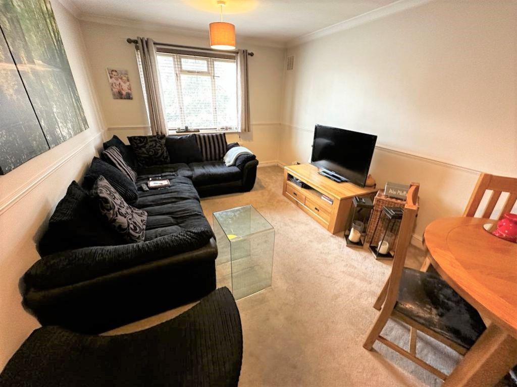 Property photo 1 of 7 Lounge