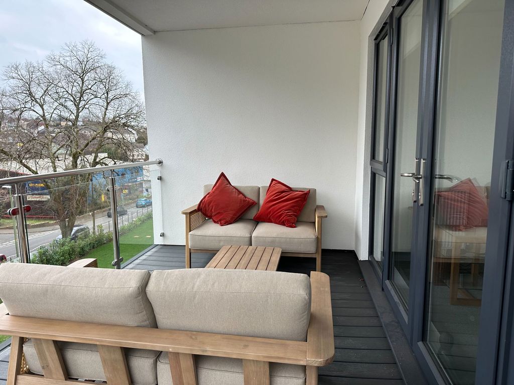 Property photo 1 of 12
