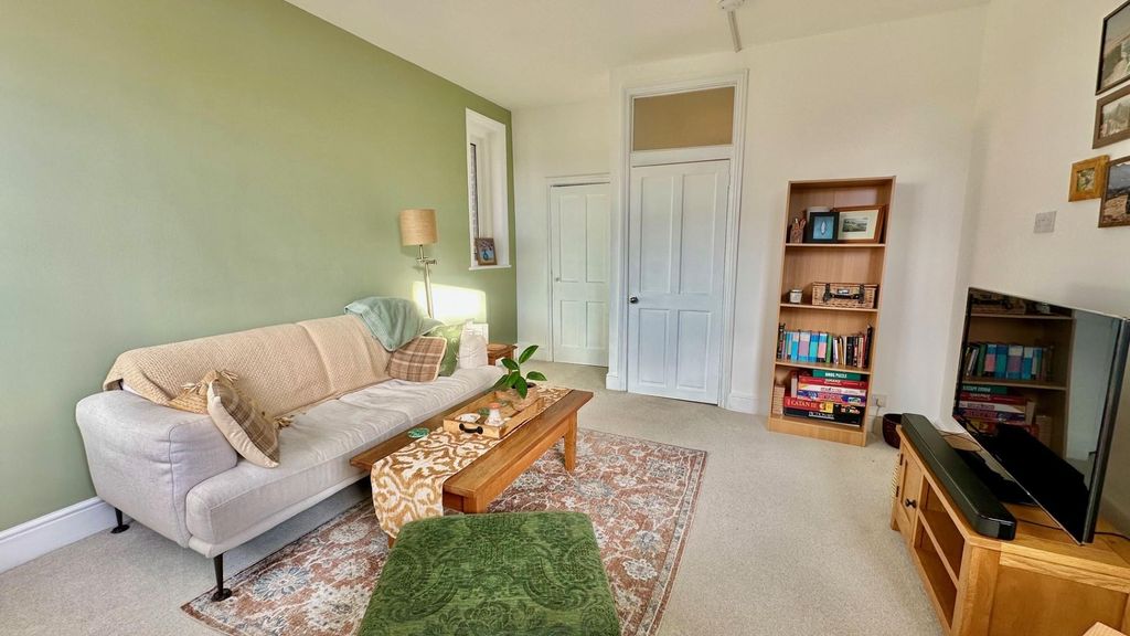 Property photo 3 of 23