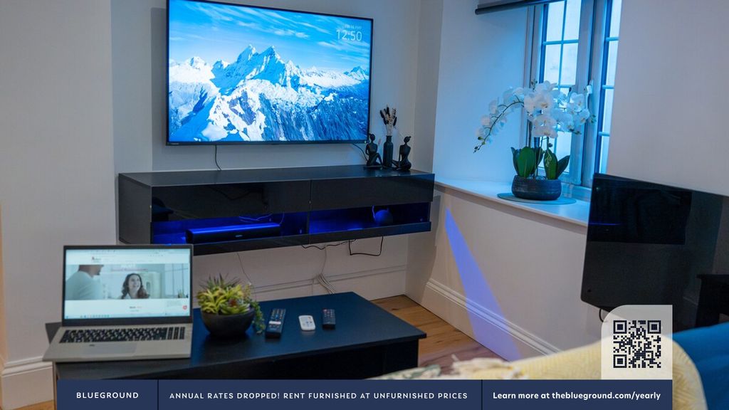 Property photo 3 of 45 Living Room