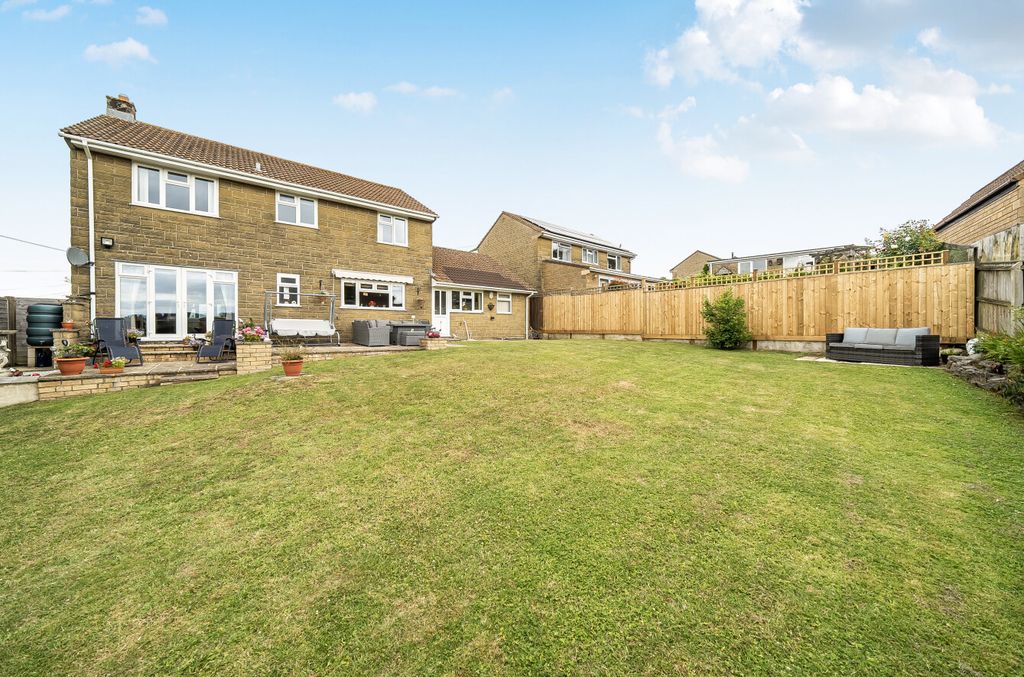 Property photo 3 of 22 1484753-1-6A42981...