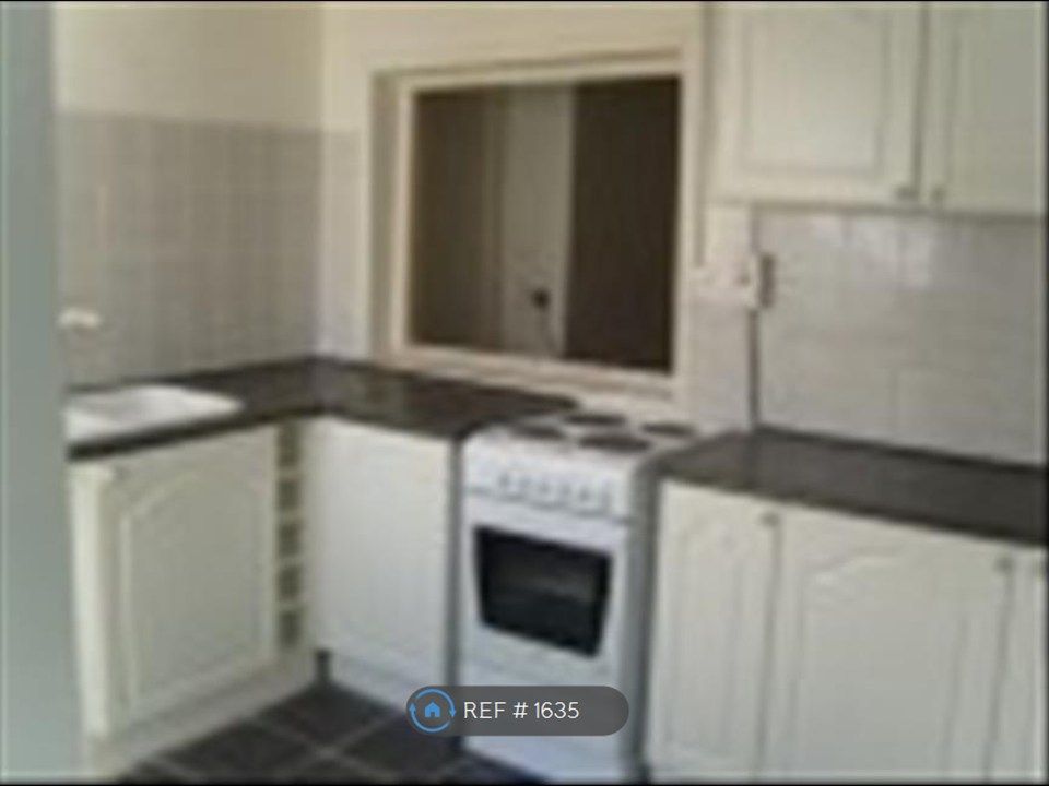 Property photo 2 of 8 Kitchen