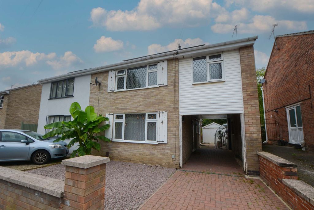 Property photo 1 of 32