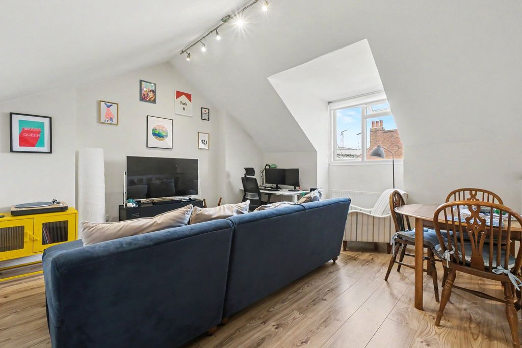 Property photo 3 of 10 Picture No. 05