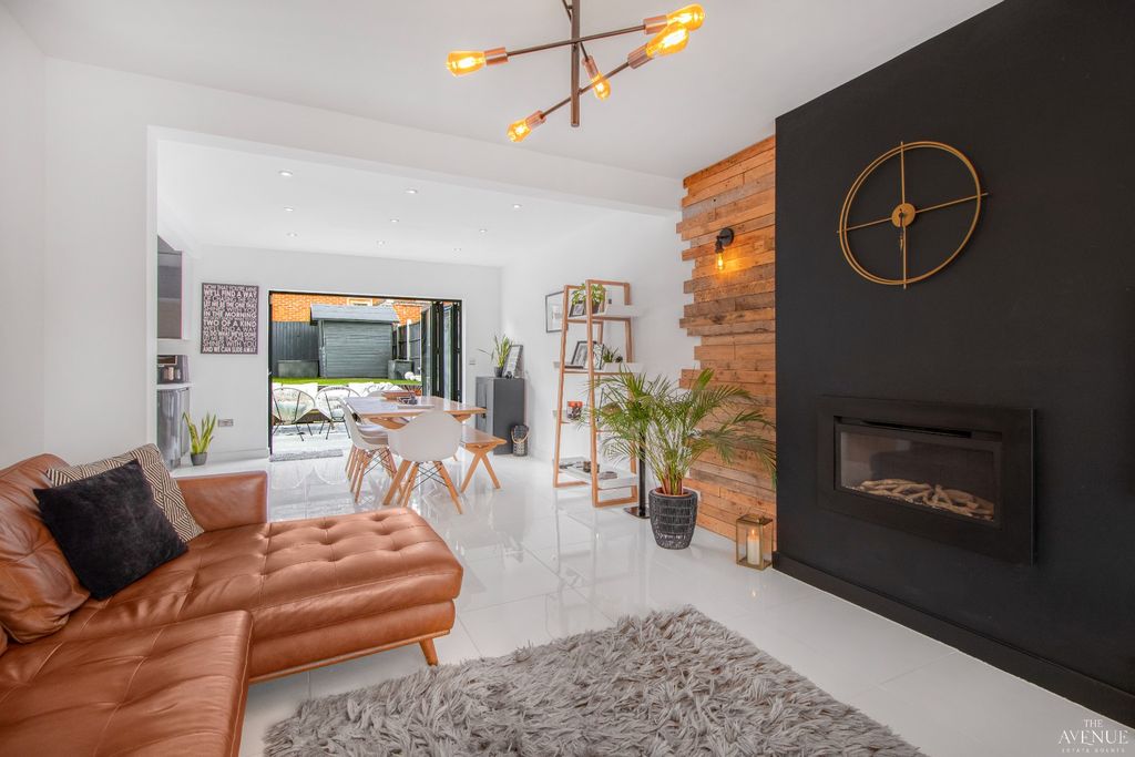 Property photo 2 of 42 4482405